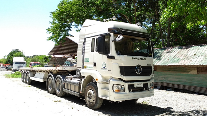 SHACMAN TRACTOR AND TRAILER